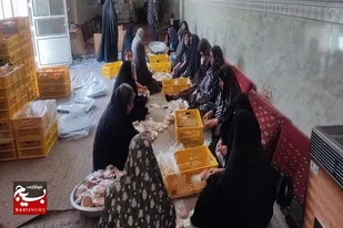 توزیع 40 هزار شیرمال در کنگره سه هزار شهید سمنان