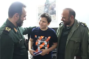 فرمانده سپاه استان سمنان با خانواده شهید مدافع حرم محمد طحان دیدار کرد