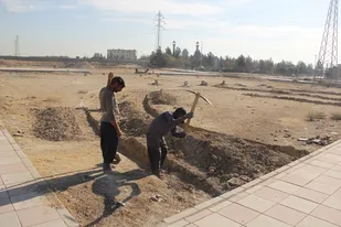 فاز دوم بوستان 22 هزار مترمربعی مشاهیر کهریزک آغاز شد