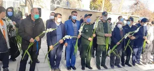 شهدا سرمایه عمر خود را برای حفظ عزت ایران اسلامی فدا کردند.