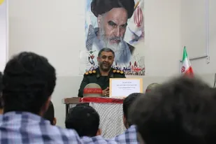 معلم انقلابی، دانش آموز انقلابی پرورش خواهد داد / پیشرفت علمی دانش آموزان مشت محکمی بر دهان استکبار جهانی