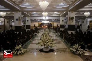 آیین شمعدان&zwnj;گردانی خادمان حرم حضرت معصومه(س) در شام شهادت بانوی کرامت