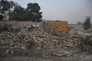 ممانعت از حضور خبرنگار برای تهیه گزارش از تخریب ساخت و سازهای غیر مجاز در زمان آباد