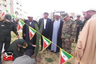 کاشت 22نهال به یاد 22شهید انقلاب شهرستان کازرون