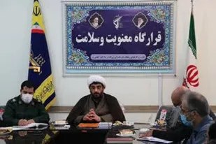 حضور جمعی از طلاب بسیجی در مراکز درمانی برای ارائه خدمات به بیماران کرونایی