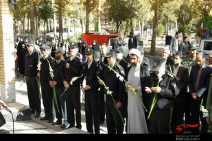 غبارروبی و عطرافشانی قبور مطهر شهدای نهاوند