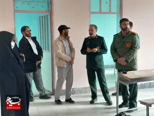 بازدید فرمانده سپاه استان قم از اردوهای جهادی