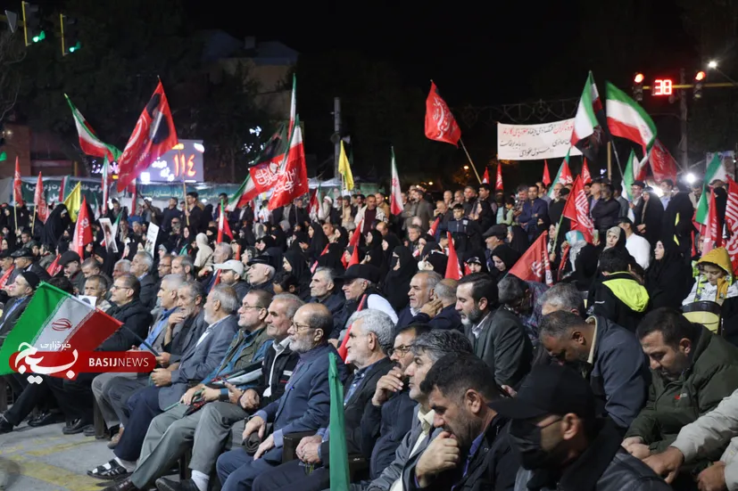 شب دویست و سوم تجمعات مردمی در میدان بیعت اردبیل