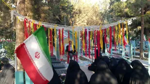 پیروی از ولایت فقیه راه سربازی و اعلام آمادگی در دوران غیبت است