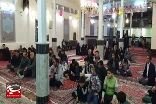 گرامیداشت دهه فجر و روایتگری دوران دفاع مقدس در روستای پری ملایر