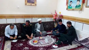 دیدار فرمانده سپاه ناحیه اسدآباد با خانواده شهیدان عبدی&zwnj;کوند