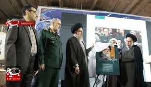 رونمایی از کتاب عکس عالم پرهیزگار در اهواز