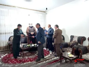دیدار فرمانده سپاه شیروان با خانواده شهدا