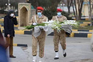مزار شهدای قزوین گلباران و عطر افشانی شد/همراه با تصاویر