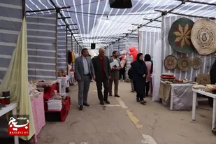 برپایی نمایشگاه محصولات مددجویان بهزیستی شاهرودی در دهه فجر