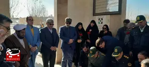 مراسم عطر افشانی وغبار روبی مزار شهدا به مناسبت گرامیداشت دهه مبارک فجر برگزار شد.