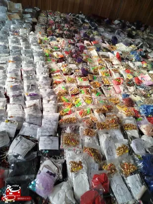 هدایای بانوان شاندیزی به زائران اربعین حسینی، نماد ارادتِ جهانی + عکس