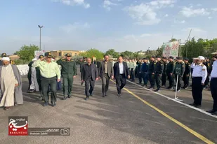 صبحگاه مشترک نیروهای نظامی و انتظامی در ملایر