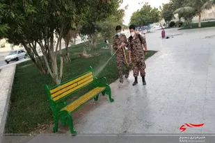 ضدعفونی پارکها و اماکن پرتردد چابهار توسط بسیجیان پایگاه امام علی(ع)