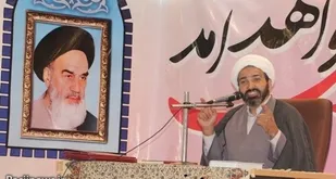 شهدا این درس را در مکتب امام خمینی (ره) آموخته بودند که در میدان جنگ اگر کوهها بجنبند تو نباید بجنبش در بیایی.