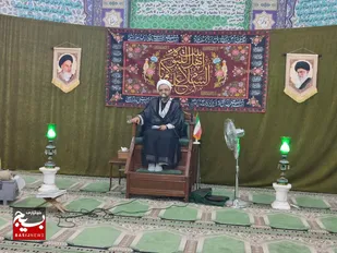 فاصله بین امام و امت سرآغاز تمام مشکلات و چالش ها است