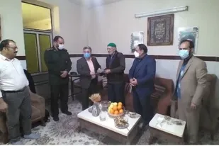 دیدار فرماندهان سپاه ناحیه شهریار با خانواده شهیدان الیاسی