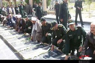 عطرافشانی گلزار شهدای ملایر در سالروز حماسه سوم خرداد