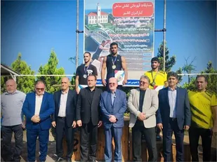 کسب مدال طلای مسابقات کشتی ساحلی کارگران کشور توسط جوان لارستانی