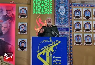 ایستادگی دنیا در مقابل آمریکا  از برکت انقلاب است