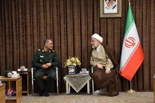 دیدار فرمانده سپاه بیت المقدس کردستان با نماینده ولی فقیه به مناسبت هفته عقیدتی سیاسی
