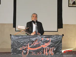 نمونه بارز از برکات دفاع مقدس این است کشتی های حامل بنزین ایران به راحتی به ونزوئلا می رود.