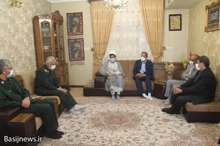 دیدار مسئولین استان همدان با خانواده شهیدان &laquo;حجی فروش&raquo;