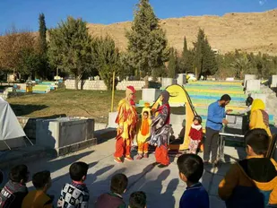 نشاط و خنده بر لبان کودکان و نوجوان منطقه زلزله زده کرمانشاه، توسط هنرمندان شاهرودی