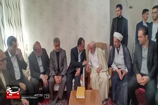 دیدار وزیر اقتصاد و دارایی با خانواده شهید مسگریان در همدان