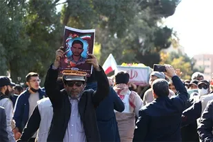پیکر شهید بسیجی سید روح الله عجمیان در کرج تشییع شد