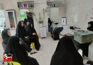 طرح فرهنگی آرایشگران قرآنی در ۷۱ آرایشگاه زنانه قم اجرا شد
