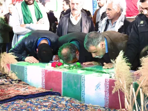 تصاویر بدرقه شهید گمنام در زرندیه