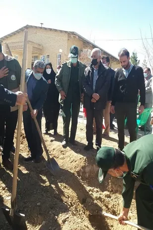 کاشت درخت در ناحیه مقاومت بسیج اقلید به مناسبت روز درخت کاری