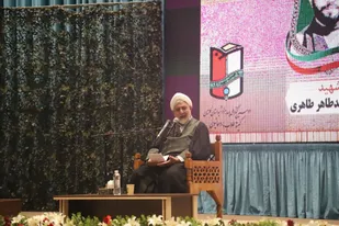 شهدای روحانی علمداران دفاع از ولایت فقیه و پشتیبانی از انقلاب اسلامی هستند