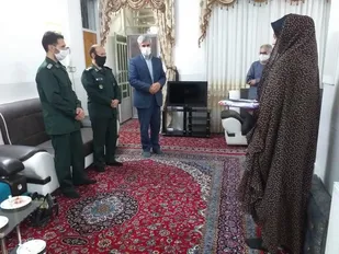 تجلیل فرمانده ناحیه مقاومت بسیج مهریز از رتبه برتر کنکور سال ۹۹