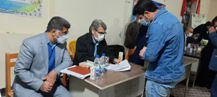 برگزاری میز خدمت سازمان بسیج حقوقدانان سپاه فتح در مادوان/ خدمات حقوقی و قضایی رایگان به مردم ارایه شد