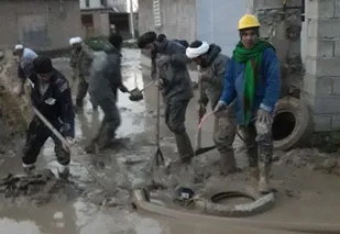 اعزام جهادگران بسیجی شرکت ذوب آهن به استان های سیل زده