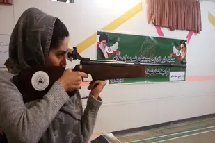 برگزاری مسابقه تیراندازی بسیجیان خواهر شهرستان ملایر