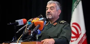 کسی که در راه مجاهدت قدمی برمی&zwnj;دارد بسیجی است/ تبعیت از ولایت مولفه اصلی فرمان الهی