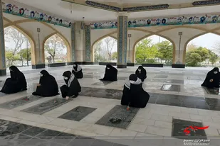تجدید میثاق بسیجیان حوزه کوثر فامنین با شهدا