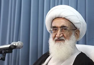 رهبر معظم انقلاب کشور را در اوج عزت و قدرت مدیریت می کنند
