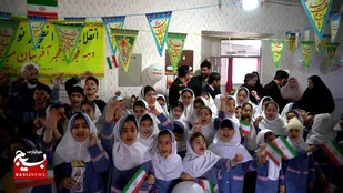 جشن انقلاب در منطقه کوهستانی بلده با رنگ&zwnj;و&zwnj;بوی بازی&zwnj;های بومی&zwnj;محلی و کتابخوانی