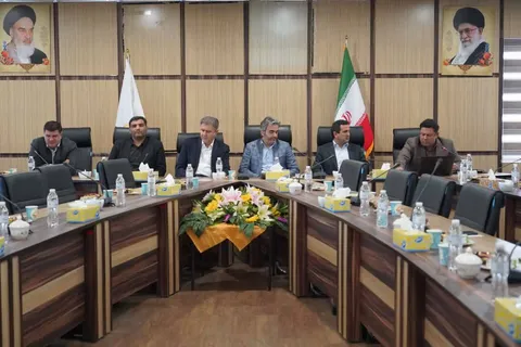 برگزاری جلسه با حضور مسئولین بسیج مهندسین صنعت ومعدن شهرستان البرز و شرکت شهر صنعتی با هدف بررسی 30 واحد تولیدی