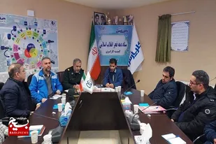 تجلیل از کارگران و کارفرمایان تولید آفرین شرکت کلرپارس در دهه فجر