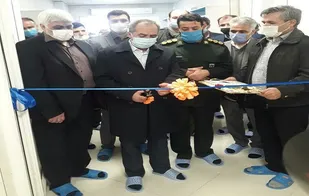 به همت مهندسین بسیجی واحد صنعتی تولید ماسک سه لایه با حضور استاندار قم افتتاح شد
